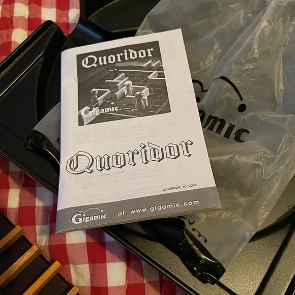 Gigamic 1997 Quoridor Wooden Board Game Original 2-4 players - Extra Pieces - Picture 5 of 15